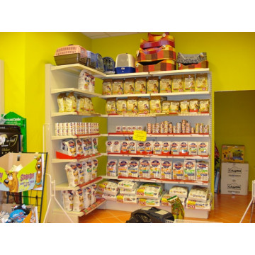 SCAFFALATURA SELF SERVICE A PARETE.