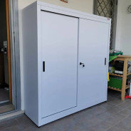 Armadi da esterno zincoplastificati Made in Italy: resistenti all’umidità, personalizzabili, ideali per balconi, terrazzi e garage. 3